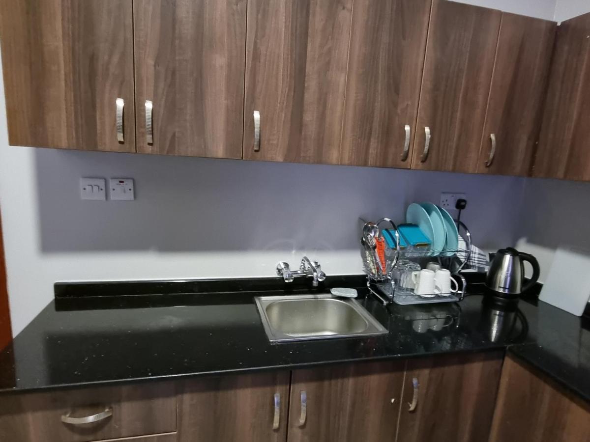 Eika Suites At Acacia カンパラ エクステリア 写真