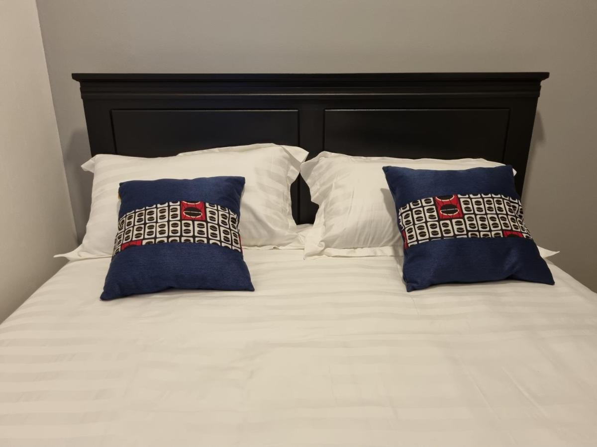 Eika Suites At Acacia カンパラ エクステリア 写真